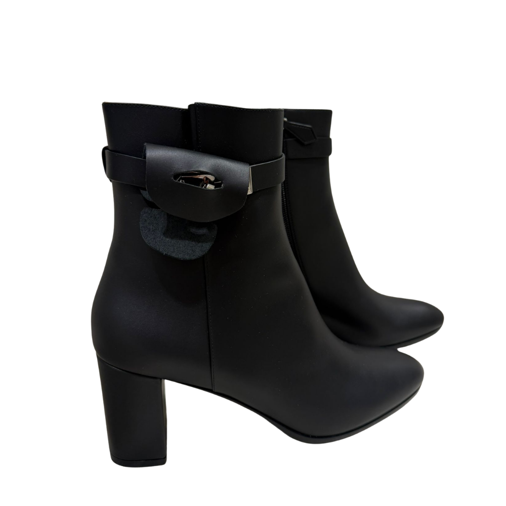 Cropped Faux leather Jacket